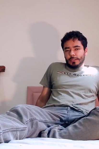 I Undress and Masturbate Deliciously Talking Dirty