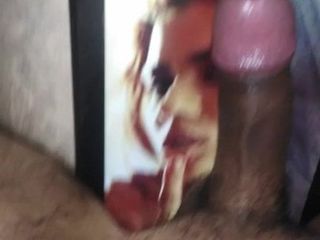 Трибьют со спермой Aishwarya Rajessh покрыт огромным камшотом со спермой