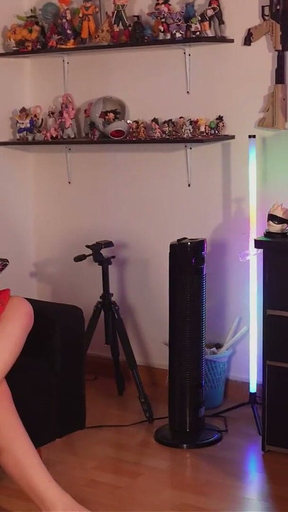 I get fucked by my gamer friend's boyfriend in her setup while she plays on the computer | Clip 3