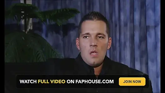 Куколд просит свою жену трахнуться двумя большими членами