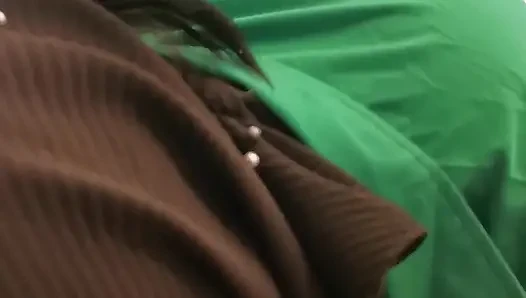Kadın öğretmen birlikteydi, bu yüzden erkek arkadaşını bulmak için eve acele etti.
