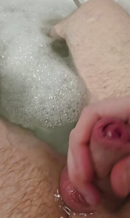 Solo in the bathtub !! 1from3 !!