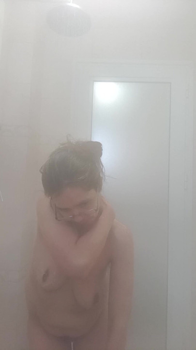 Hot shower boobs dance | Clip 1