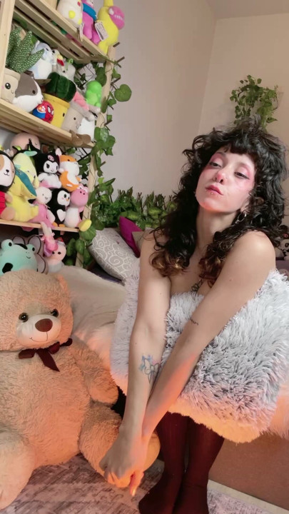 Tattoos and trembles, I taste your cum like victory. 💋