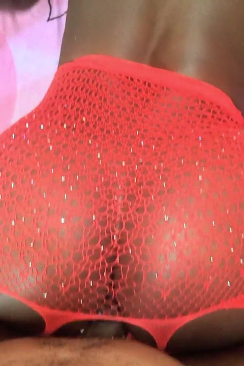 Sandra Star jebe se kod kuće i dobiva spermu unutra