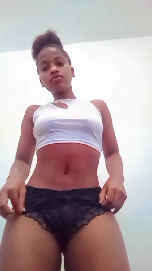 Look at my delicious tasty pussy waiting for you | Clip 1