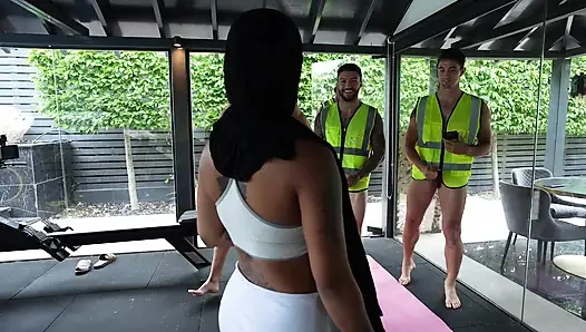 Hijabi Gangbang DP Yasminakhan Gets Penetrated by Four Monster Cocks