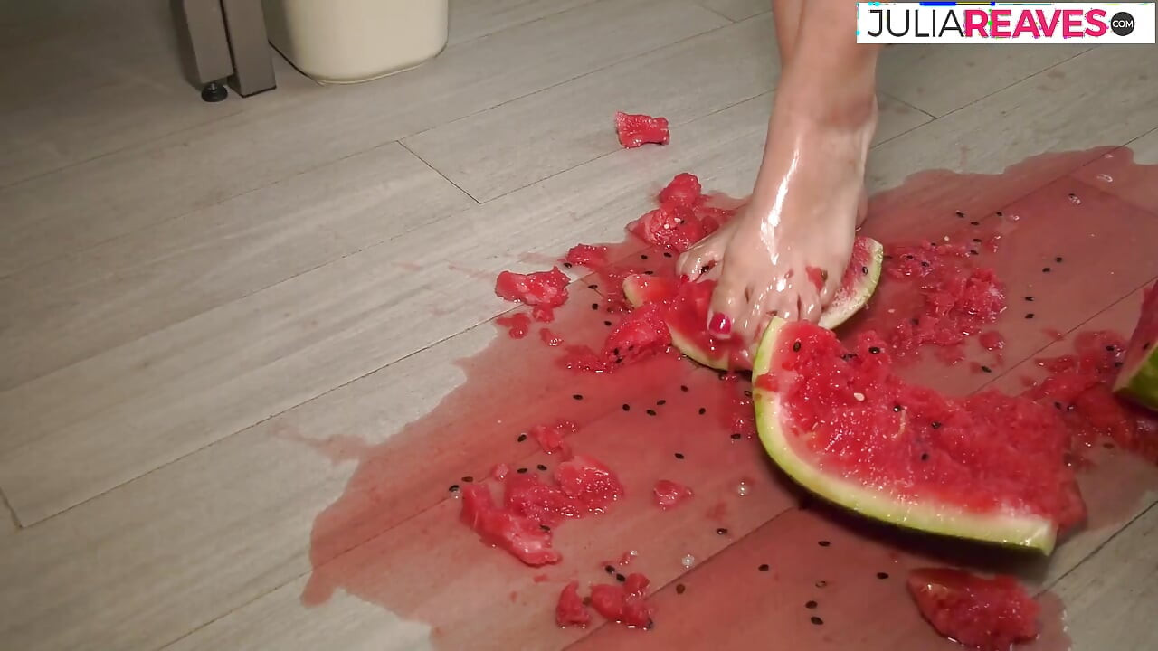 Ona šutne polucilindar i igra se s tvojim velikim sisama