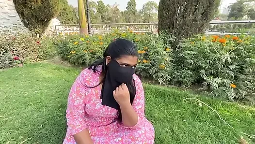 Ek ladke ne ek ladki ko bahla kar choda