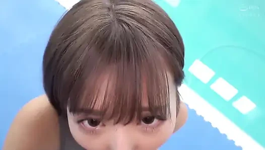 Kaltak eğitmeni bir jimnastikçi hatun spor salonu oğlanlarını sikmek için enfes yalama tekniğini kullanıyor. Bölüm 3