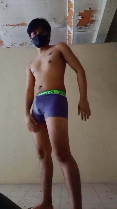 Strip-tease En Plein Air Pour Papa ! Vous Voulez Vous Joindre? Softcore Pinoy, Strip-tease