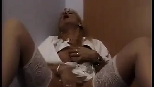 Alman olgun bayan anal deliğine girdirmek için burada