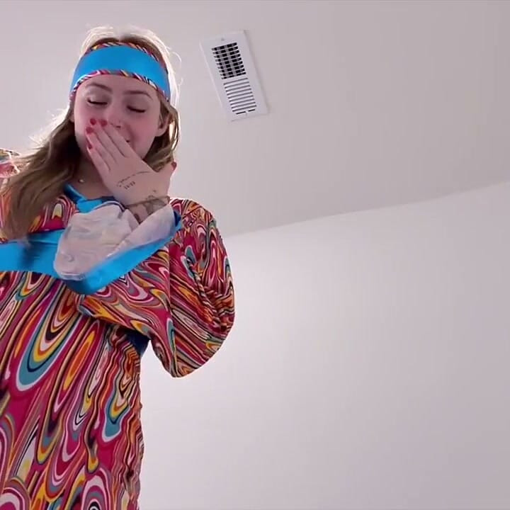 London Evans' Groovy '60s Giantess Domination 4K-pov Shrinking Fantasy Awaits!