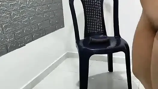 Penetrasi anal dengan dildo