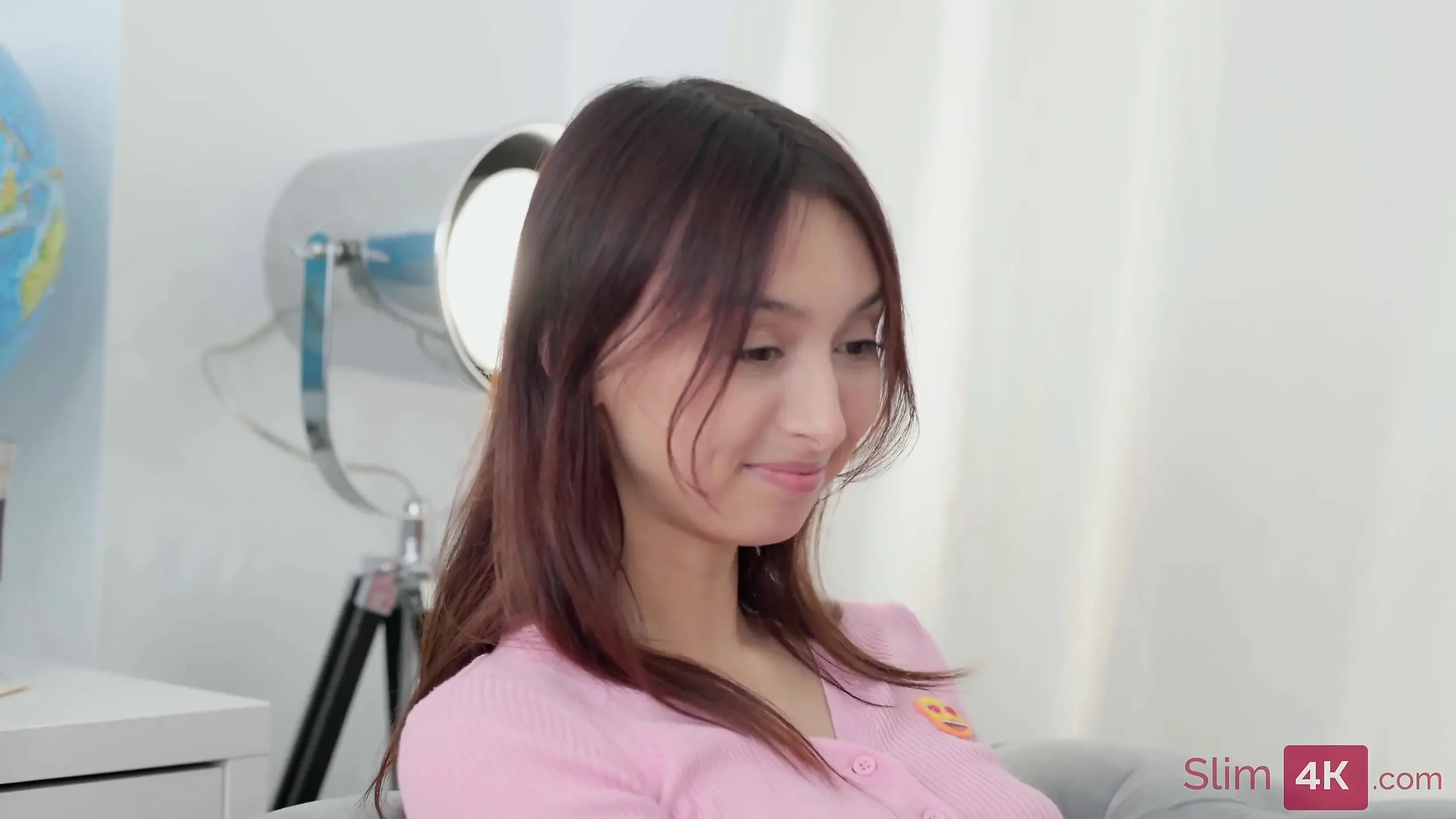 Ashly Rabbit - 足部按摩变成了肛门渗透