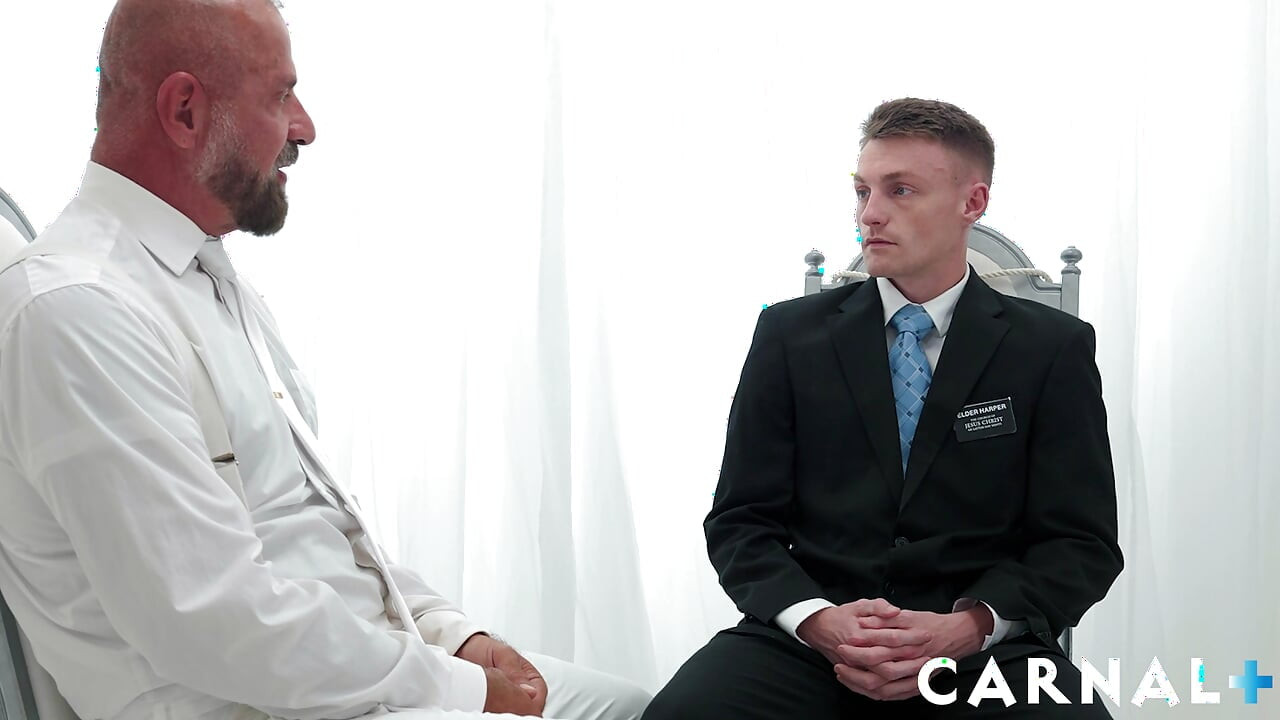 MasonicBoys - Twink Kyle Harper submits to the sexual advances of Master Felix Kamp