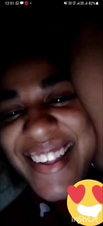 Vídeo chamada para meu ex mostrando peitos