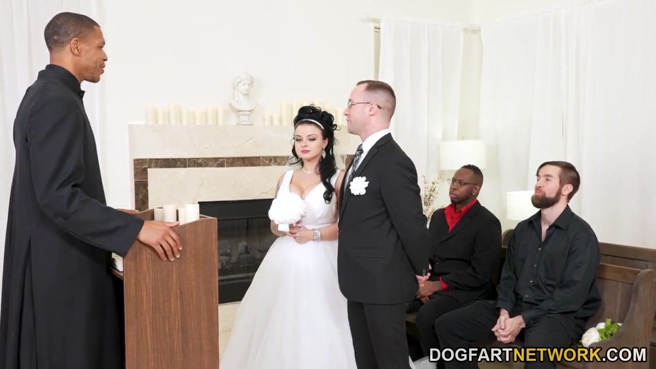 Payton Presleeの結婚式が乱暴な異人種間3p