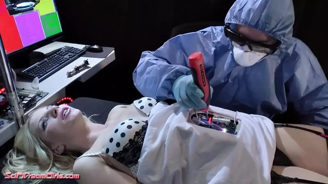 SciFi Dreamgirls Eposide 10 - Explosive upgrade