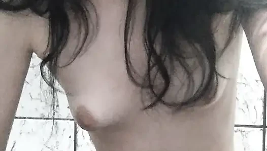 Gadis berbulu masturbasi