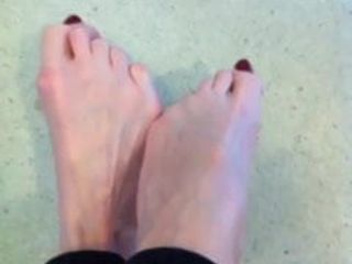 Длинные красные пальцы ног Pedi Xo