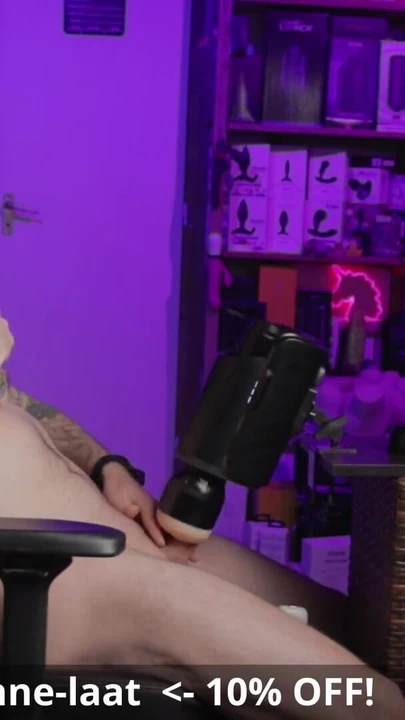 Jaw-dropping moment from "Testing the new Daphne Laat FeelStars stroker with my custom stroker case mod"