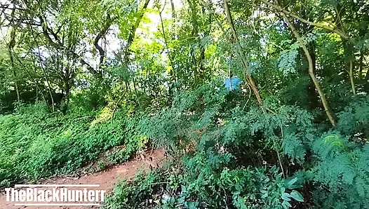 Otobüs şoförü parkta yolcuyu sevişiyor