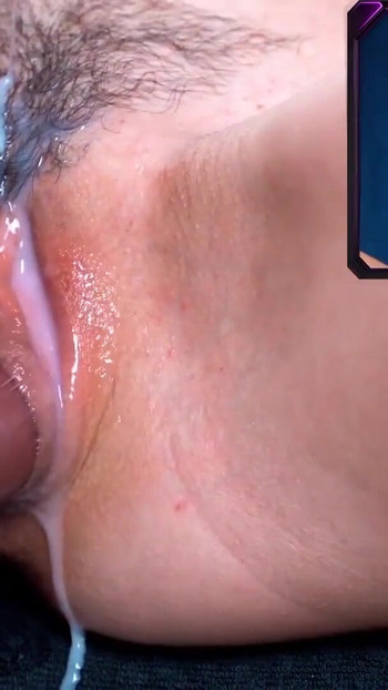 Closeup Squirting orgasm with Hitachi toy | Clip 1