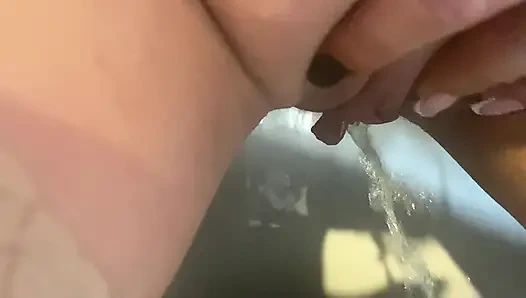 Bisakah aku kencing padamu?