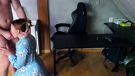 Друг моего мужа отвел меня в сторону и хорошо трахнул меня.