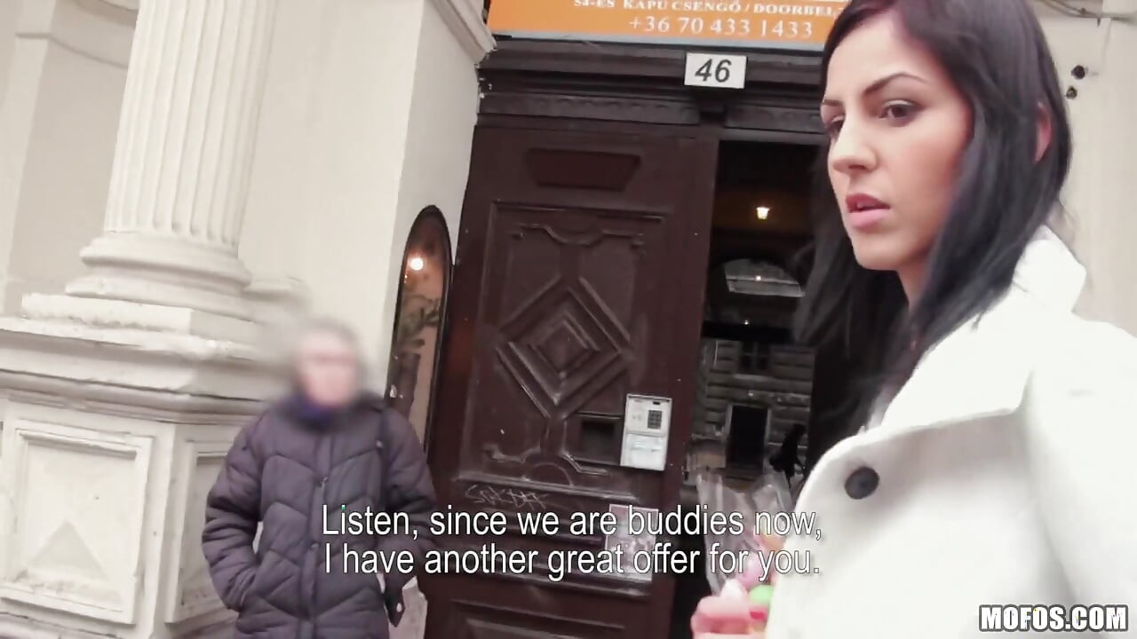 Public Pickups - Meg Magic Has Zero Gag Reflex