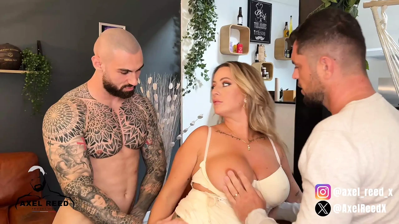 火辣胖熟女被2个男人肛交