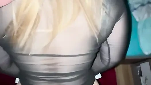 Ibu tiriku yang super hot ngobrol dientot gaya doggy sama aku gara-gara pengen banget dientot sama kontolku