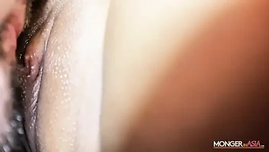 Шаловливая тайская девушка хочет получить это перед камерой