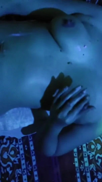 必看的时刻从“热辣的性感明星zoya与蛋糕xxx性爱到我的阴户u喜欢我的阴户来触摸那里印地语清晰音频”