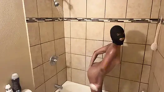 Showing off my ass to my fans while I shower!