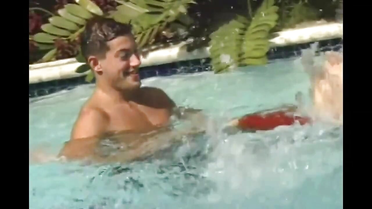 Gay adventure in swimming pool!!!