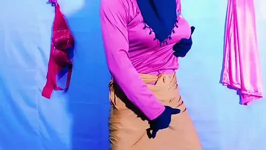 Pakistani beautiful bhabhi masturbation