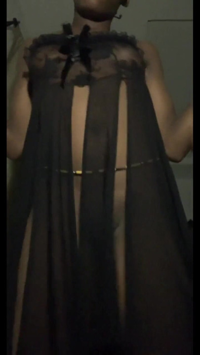 All Eyes on browngurl234 as She Takes Over the Camera with her sexy dance moves | Clip 1