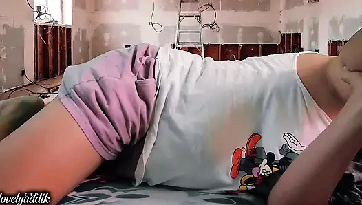 filipina milf waiting for workers Under construction room