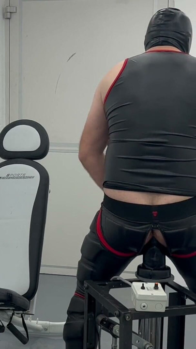 Masked Gimp 48cm mr Ed Dildo Anal Fucking Machine Huge 8.9cm Plug & Post Attempt | Clip 3