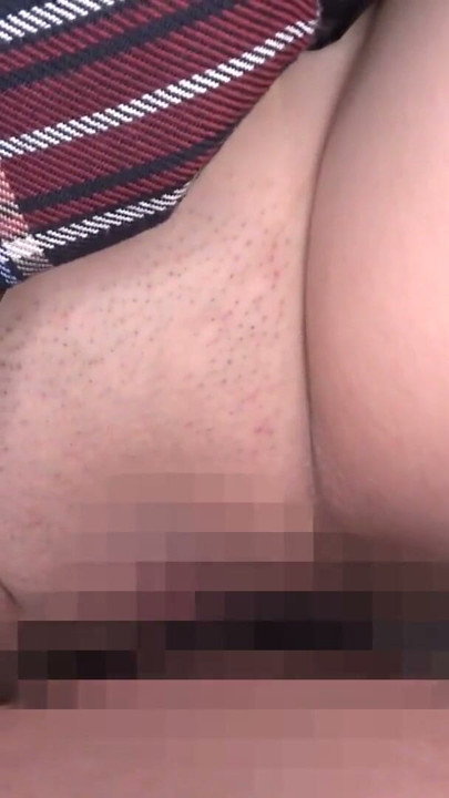 用性爱来理解（或分散）无助的凹版美女！“所以我才说不行……！”虽然嘴上说着不行，但她还是不停地感觉到——对她光滑小穴的擅自入侵！ | 短片 3
