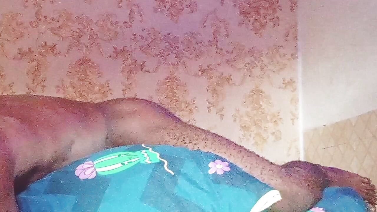 Video.Guru masturbation and play with myself till I cum in the pillow while I'm dry Humpin the pillow...