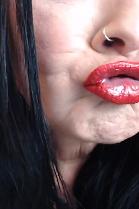 Big thick red duck lips