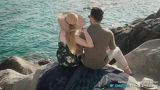 Seks sensual di luar ruangan dan tanpa buru-buru - pasangan amatir intim