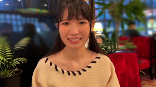 A118F03 A natural, innocent, small-animal-type girl with a lingering innocence! Meeting at a café and moving to a love hotel, starting with a toast and a sneaky filming sex scene!