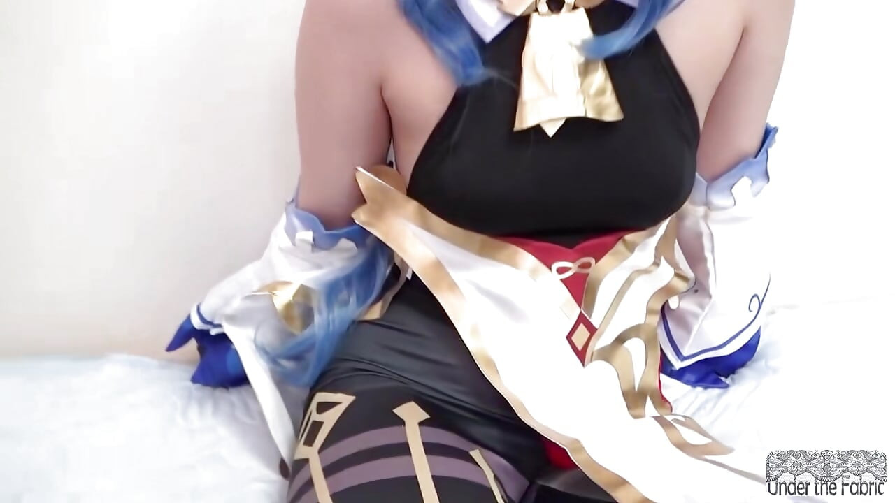 Genshin Ganyu Cosplay, uma doce faca dá lugar a um despertar ousado e brincalhão