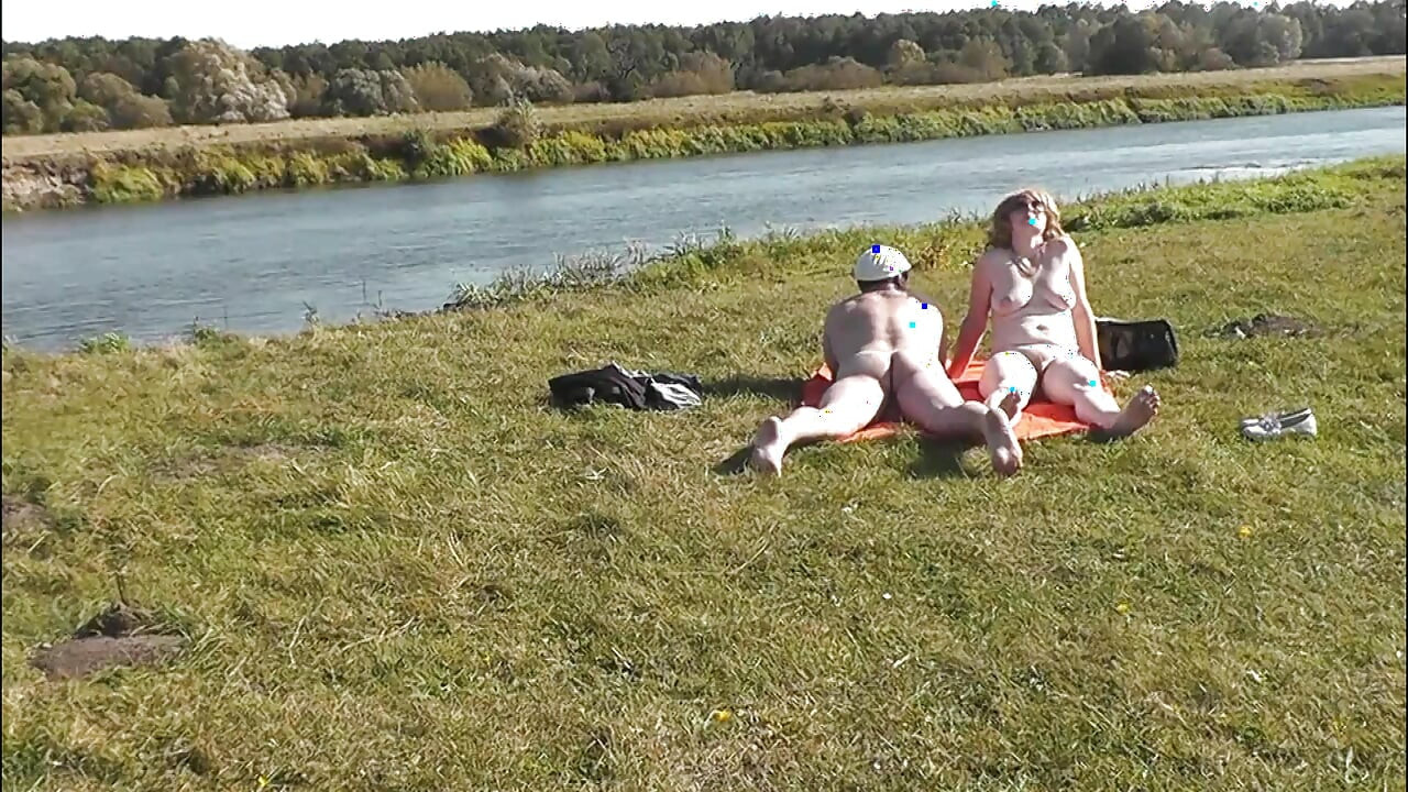 Soția și iubitul meu fac plajă goală pe plajă sălbatică și se fut pe la spate. Goală în public nudiști Naturists în aer liber, în aer liber, în afara sexului