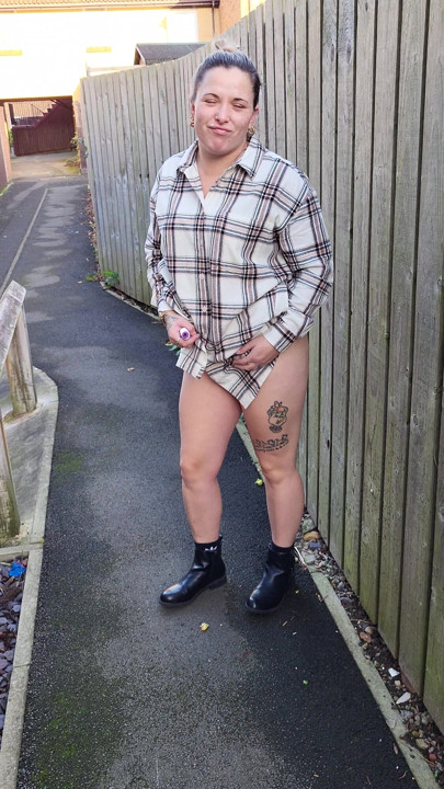 Curvy wife flashing