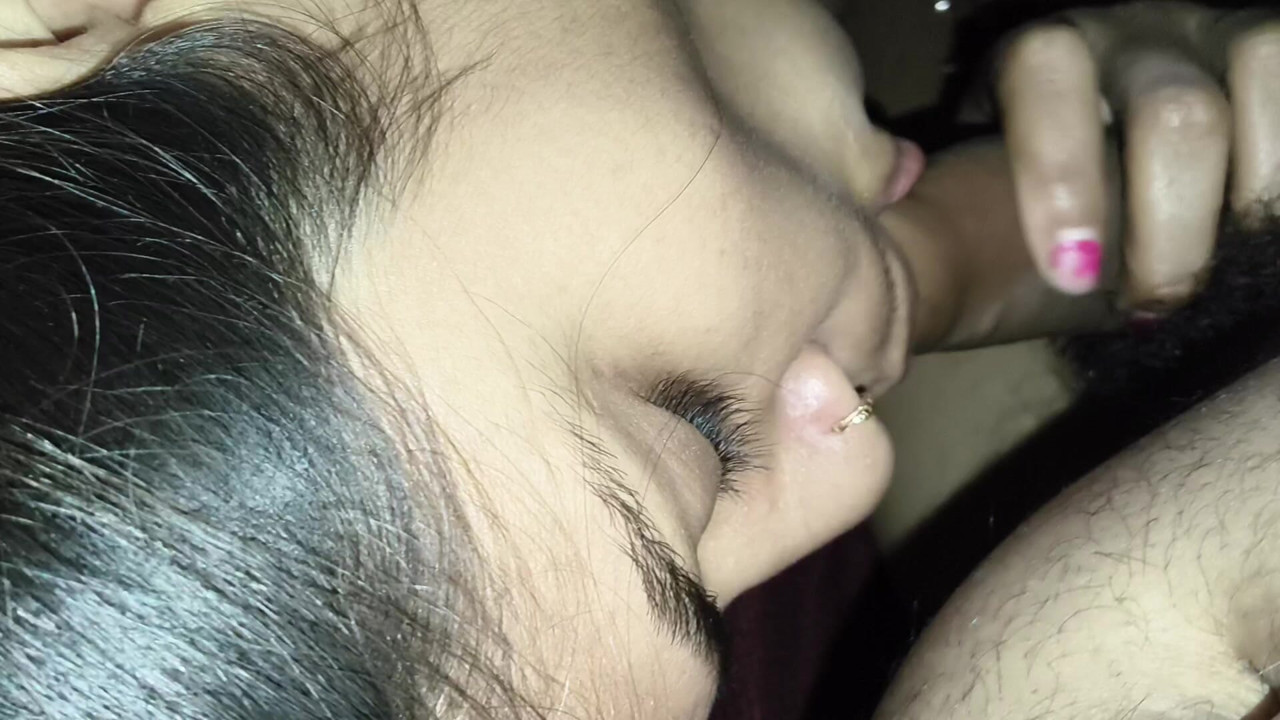 Ghar m koi nhi tha mene bagal bale bhaiya ko bulaya or unka lund khub chusa or pani pi gyi